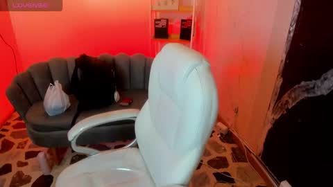 Snapshot of niickyjones chatting on September 20, 2025, 1:23 pm Anni online show from September 20, 2025, 1:23 pm