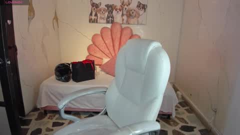 Anni online show from January 11, 2026, 12:54 pm