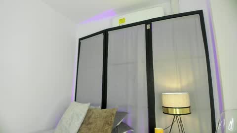 Niicole online show from April 1, 2026, 9:12 pm