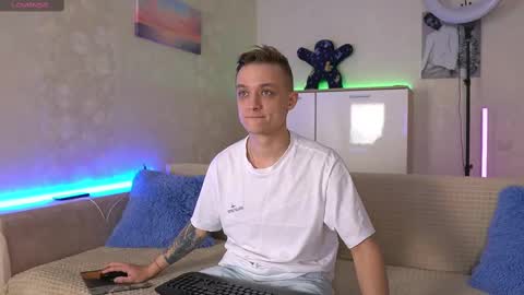 Snapshot of nika_niki chatting on March 2, 2025, 7:12 pm Nika and Niki online show from March 2, 2025, 7:12 pm