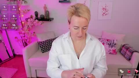 Nika online show from October 19, 2025, 5:19 am