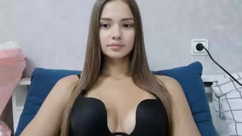 Snapshot of nika_verona1 chatting on June 1, 2026, 5:25 pm Nika online show from June 1, 2026, 5:25 pm