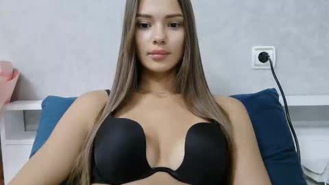 Snapshot of nika_verona1 chatting on June 3, 2026, 5:51 pm Nika online show from June 3, 2026, 5:51 pm