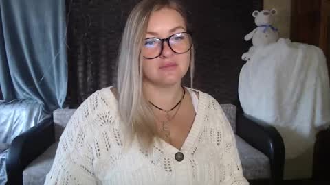 Snapshot of nikaskylink chatting on September 19, 2025, 4:14 am Nika online show from September 19, 2025, 4:14 am