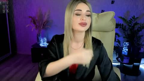 NikaStill  online show from April 9, 2026, 2:22 am