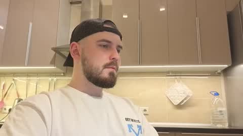 Snapshot of nikbusiness chatting on November 4, 2025, 5:45 pm Nick online show from November 4, 2025, 5:45 pm