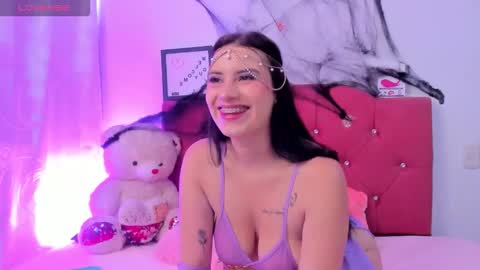 Nikii  online show from October 31, 2025, 1:23 pm