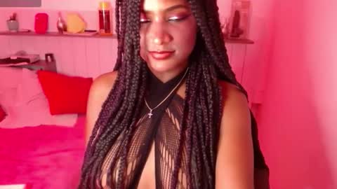 nikitakisskm online show from November 5, 2025, 4:07 pm