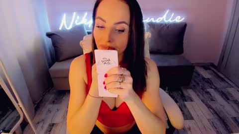 nikki_blondiee online show from February 14, 2025, 4:04 am