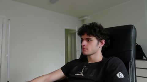 nikki online show from April 11, 2026, 12:20 pm