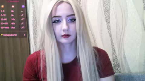 Snapshot of nikki_roseanna chatting on November 18, 2025, 4:11 pm Nikki Roseanna online show from November 18, 2025, 4:11 pm
