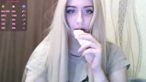 Snapshot of nikki_roseanna chatting on December 1, 2025, 1:16 pm Nikki Roseanna online show from December 1, 2025, 1:16 pm