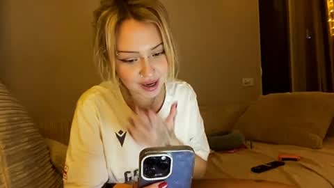 nicolette online show from December 24, 2024, 11:11 pm