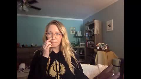 nikkib653466 online show from June 8, 2026, 6:19 pm