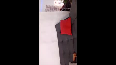 nikkibotero online show from December 14, 2025, 1:55 am