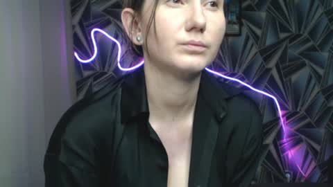 nikkikiss___ online show from April 9, 2026, 6:35 pm