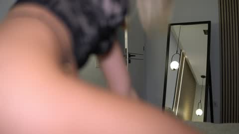 Nicole online show from November 13, 2025, 7:29 am