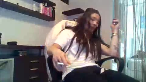 Snapshot of nikkiwayne chatting on May 10, 2026, 9:25 am Nikki online show from May 10, 2026, 9:25 am