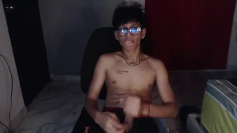 Snapshot of niklaus_wolf chatting on October 3, 2025, 1:46 am niklaus_wolf online show from October 3, 2025, 1:46 am