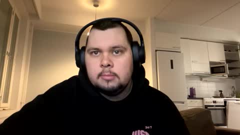 Snapshot of nikofromforest chatting on December 3, 2025, 3:32 pm nikofromforest online show from December 3, 2025, 3:32 pm