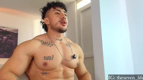 Niko online show from November 4, 2025, 4:39 pm