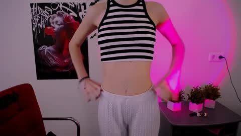 nikonara_ online show from March 12, 2025, 11:31 am