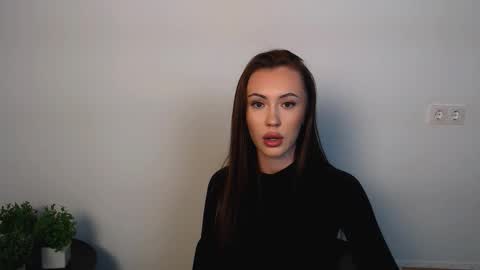 nikonara_ online show from October 23, 2025, 4:28 pm