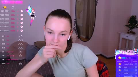 Snapshot of nillie_kelly chatting on December 21, 2024, 1:15 am Nillie online show from December 21, 2024, 1:15 am