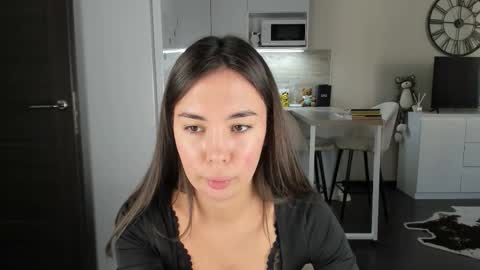 Snapshot of nilliluv chatting on February 1, 2026, 9:52 am Bella online show from February 1, 2026, 9:52 am