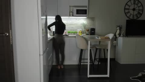 Snapshot of nilliluv chatting on February 6, 2026, 7:39 pm Bella online show from February 6, 2026, 7:39 pm