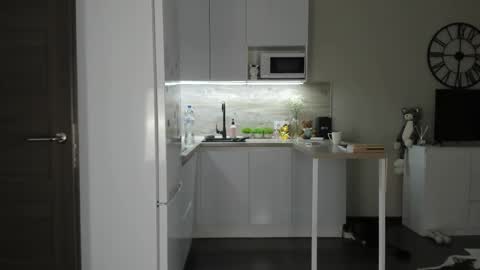 Snapshot of nilliluv chatting on February 13, 2026, 2:46 pm Bella online show from February 13, 2026, 2:46 pm