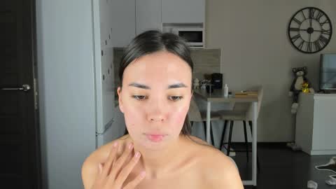 Bella online show from April 4, 2026, 12:02 pm