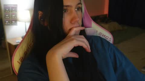 Jennet online show from February 17, 2025, 5:43 pm