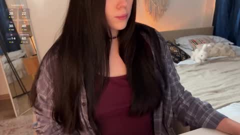 Jennet online show from September 24, 2025, 3:37 pm