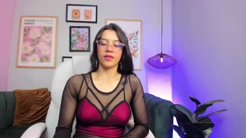 Nina online show from February 6, 2025, 9:06 pm