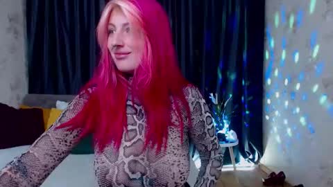 Nina online show from November 10, 2025, 6:23 am