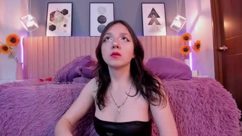 nina_ford_ online show from March 26, 2026, 3:23 am