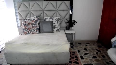  Nina  online show from January 15, 2025, 8:37 pm