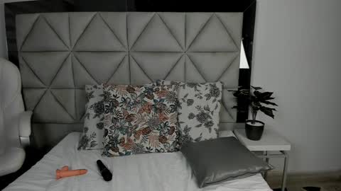  Nina  online show from March 11, 2025, 11:15 pm