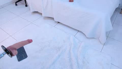 Nina online show from November 26, 2025, 5:47 pm