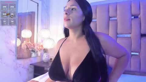 ninabloom_ online show from March 20, 2026, 11:37 am