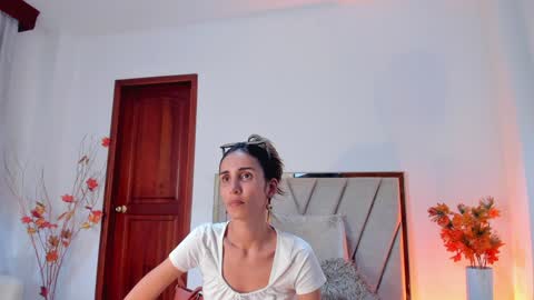 Snapshot of ninacavallli chatting on January 15, 2025, 6:19 pm Nina online show from January 15, 2025, 6:19 pm