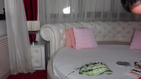 NinaCrystal online show from February 20, 2025, 5:55 am