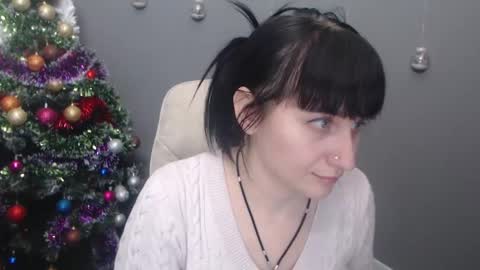 ninaflawlees online show from December 19, 2025, 1:18 pm