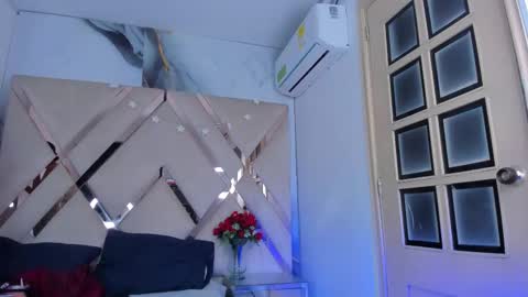 ninahtx online show from November 16, 2025, 8:36 pm