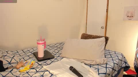 Nina  online show from February 5, 2026, 10:25 pm