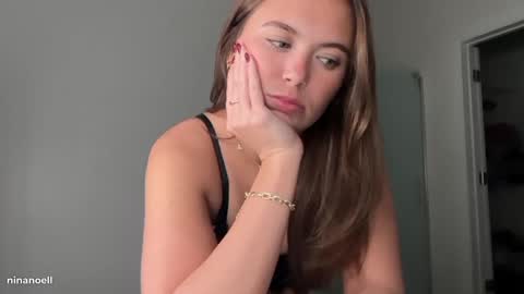 Nina online show from November 19, 2025, 2:22 am