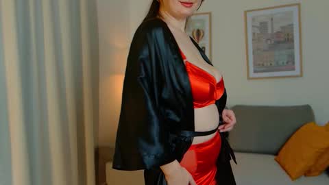 Nina online show from November 21, 2025, 8:13 am