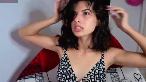 ninasky19 online show from April 16, 2026, 9:37 pm