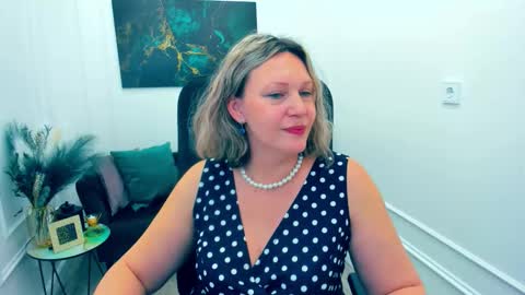 ninastarle online show from March 21, 2026, 8:19 am